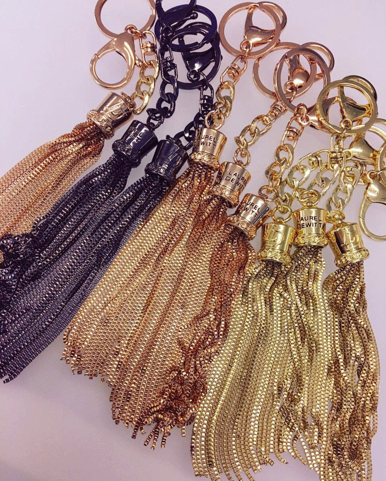 LADY LD TASSEL HANG-OFF